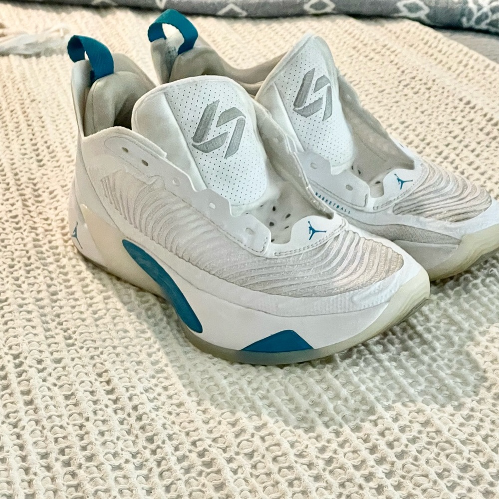 Jordan Luka 1: Legend of 7 Neo Turquoise Size 7.5 Basketball Shoes